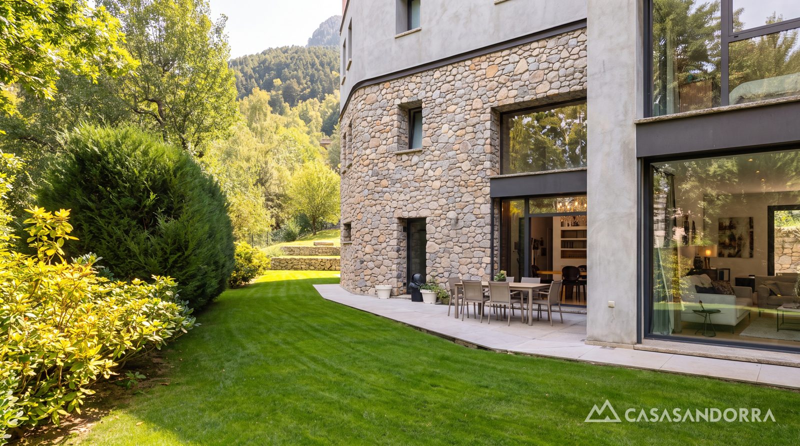 Casa de 746 m² amb jardí i vistes als Cortals d'Encamp